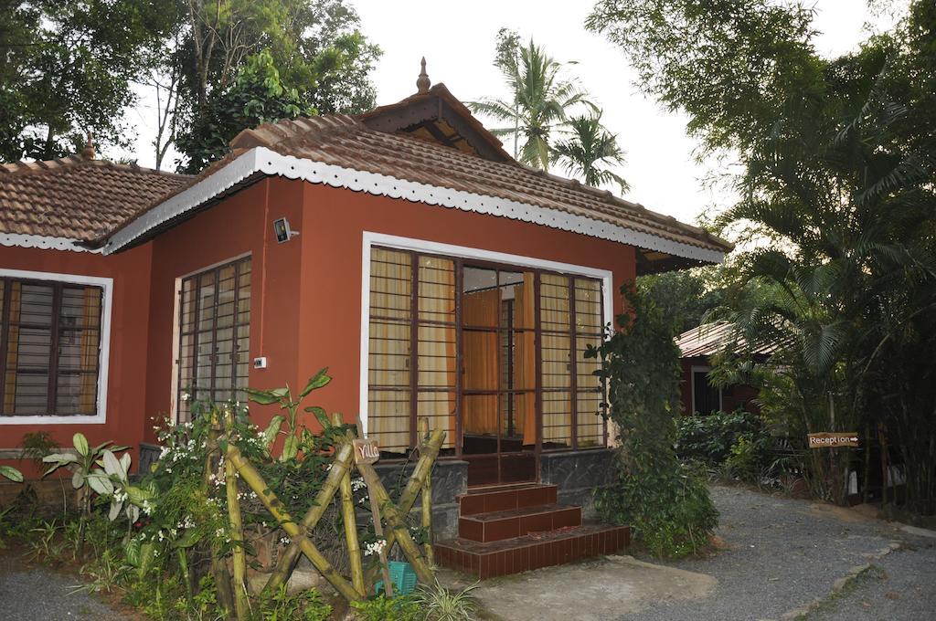 Sunbird Garden Resort Krishnagiri Phòng bức ảnh