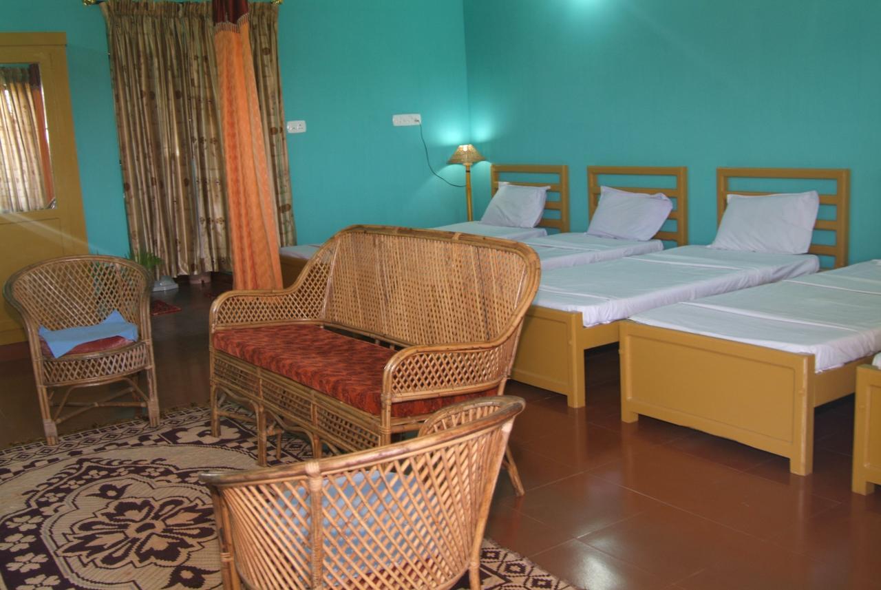 Sunbird Garden Resort Krishnagiri Phòng bức ảnh