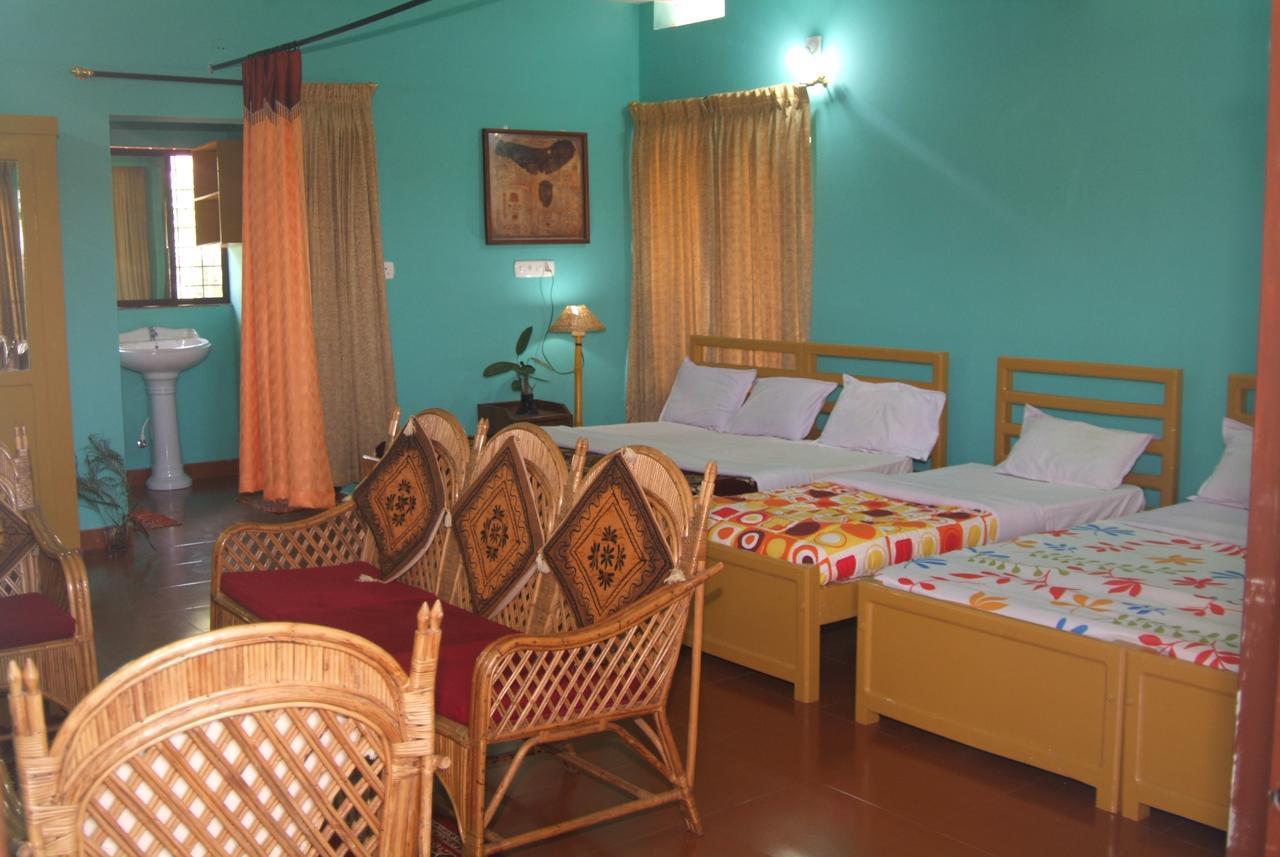 Sunbird Garden Resort Krishnagiri Phòng bức ảnh